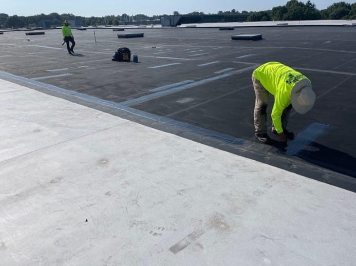 5 Signs to Schedule a Commercial Roof Inspection